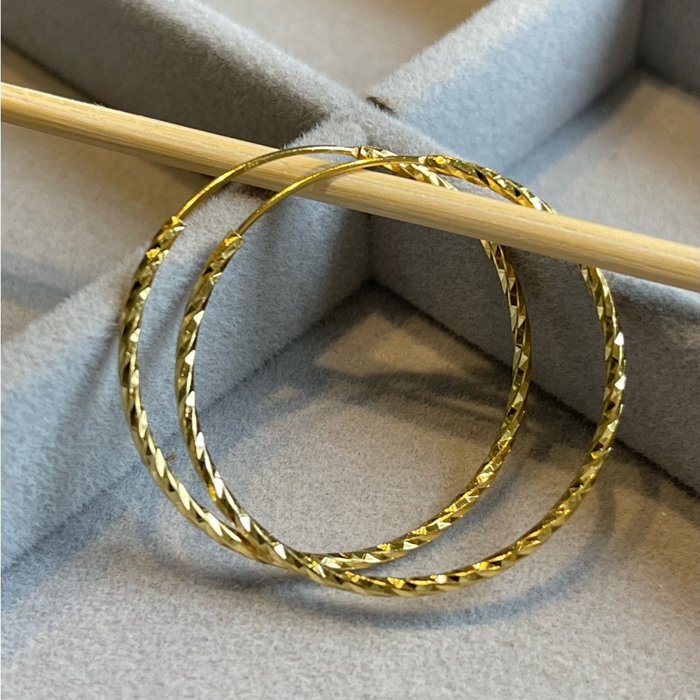 18k Gold plating over 925 Sterling Silver Round Minimalist Hoop Earring